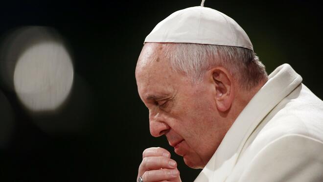 Папа Франциск се моли заразата с новия коронавирус да бъде овладяна