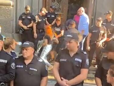 Полицаите в страната са в готовност за голям протест - имат и дата
