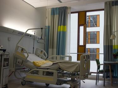 Под 5% от леглата в болниците са заети от пациенти с COVID-19
