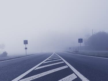 МВР към шофьорите: Карайте внимателно около тунел „Витиня“, има гъста мъгла