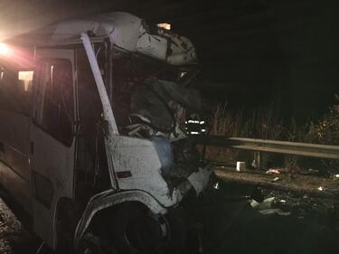 Брутално меле с жертва на магистрала Тракия след нахлуване в насрещното ВИДЕО