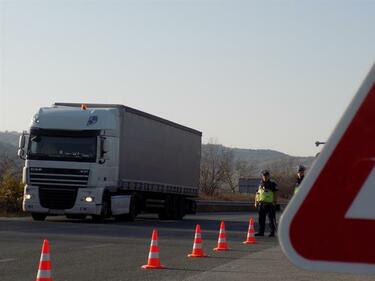 Тежка катастрофа с пострадал блокира част от пътя В-Търново-Русе