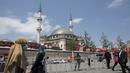 Ердоган с нов тактически ход - откри огромна джамия насред площад Таксим в Истанбул