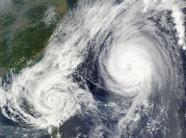 Тропическата буря Минди достигна до Флорида
