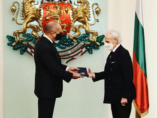 Хосе Карерас бе удостоен с Почетния знак на президента, връчен