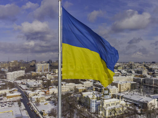 Украйна е получила над 2000 тона оръжия и боеприпаси от