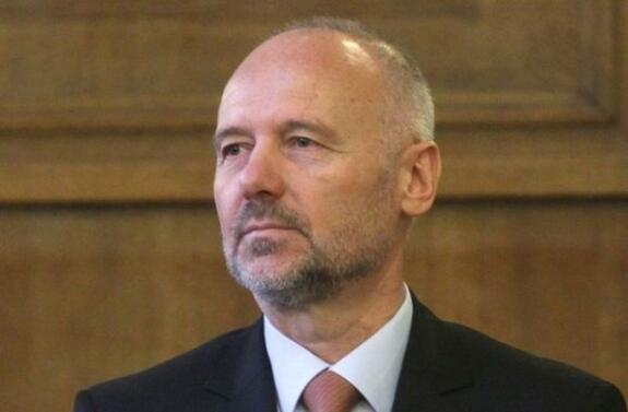 Министър председателят Кирил Петков поиска ооставката на военния министър Стефан