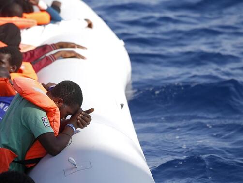 Жена е била убита при стрелба в лодка с мигранти