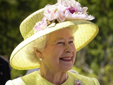 Великобритания празнува 70 години от коронацията на Елизабет II
