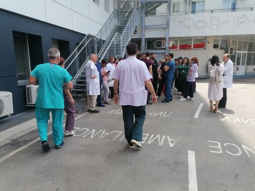 Във вторник лекарите от Пирогов излязоха на 10 минутен протест