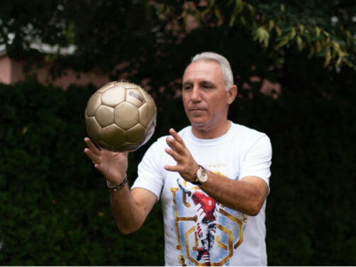 Легендата на българският спорт Христо Стоичков пристига в България и