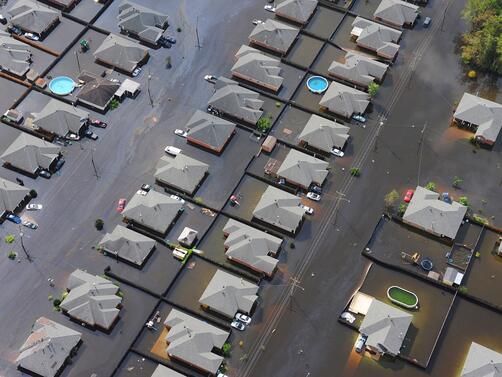 Големи наводнения в Долината на смъртта в Калифорния в петък