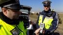 Полицията хвана пиян шофьор с 3,33 промила, влачил с колата си прасе в клетка
