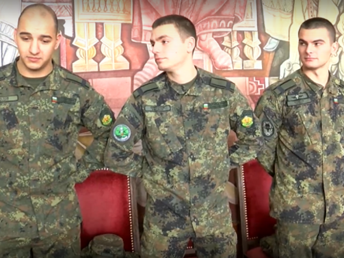 Четирима курсанти от Националния военен университет Васил Левски във Велико