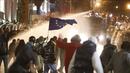 Младите в Грузия се вдигнаха на прозападни протести, полицията ги мачка със сила ВИДЕО