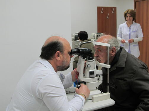 Глаукомата е заболяване което прогресивно уврежда зрителния нерв и зрителното