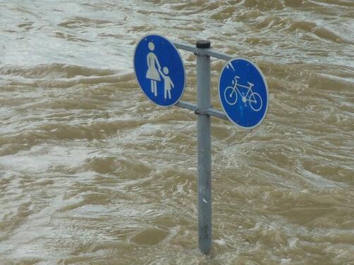 Продължаващите силни дъждове доведоха до наводнения в Северозападна България В
