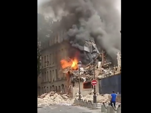 Мощна газова експлозия е срутила сграда в центъра на Париж