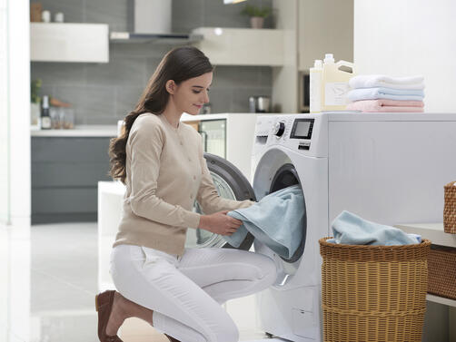 Често при пране на бели дрехи в пералната машина те може да