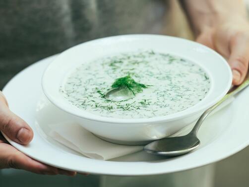 Летните студени супи са вкусни освежаващи и богати на витамини