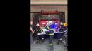 Пожарникари поздравиха с клип 8-годишно момиченце
