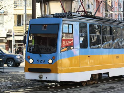 Трамвай блъсна пешеходка в София. Инцидентът е станал на булевардите