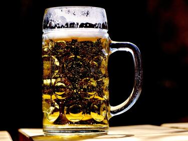 Чаша бира на перваза - топ трик на опитните домакини
