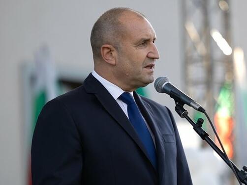Сравнение между българските политици и летците направи президентът Румен Радев