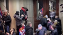 Протестиращи блокираха министерството за държавно управление в Белград
