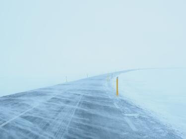 АПИ предупреди шофьорите: Идват сняг и виелици, тръгвайте на път подготвени!