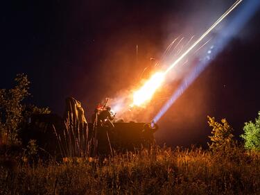 Украйна отблъсква руско нападение с дронове над Киев