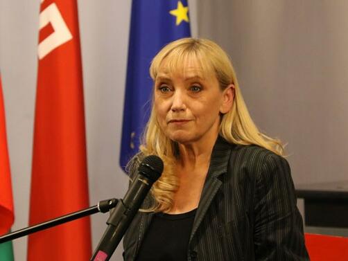 Евродепутатката Елена Йончева потвърди пред БНТ че е мобилният й