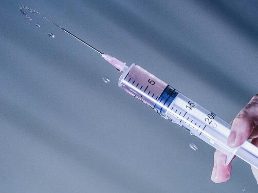 В Англия започва разработването на първата в света ваксина срещу