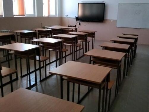 Понеделник 20 април е присъствен но неучебен за учениците заради предсрочните парламентарни