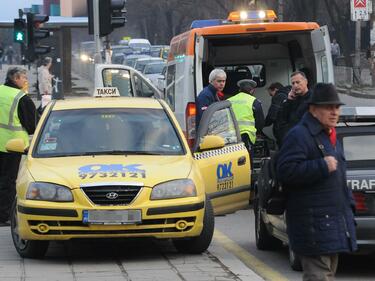 Таксиметров шофьор беше прострелян в София