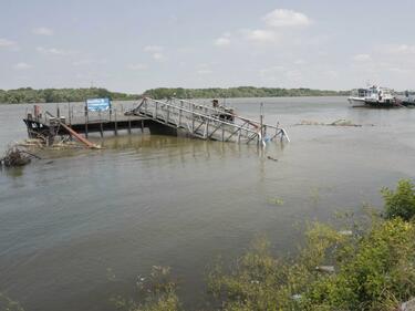 Ниското ниво на р. Дунав спря корабоплаването