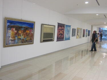 Кюстендилски художници подредиха изложба
