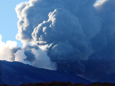 Вулканът Етна отново напомни за себе си