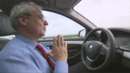 BMW показа как се кара „без ръце“ по магистралата