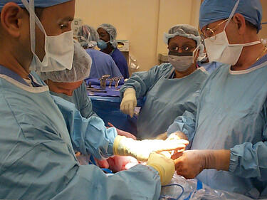 Първата в света четворна трансплантация се оказа неуспешна
