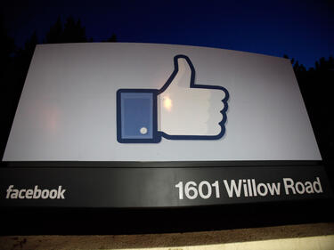 Facebook с първи офис в Близкия изток