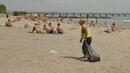 Морските плитчини и плажовете във Варна потънаха в боклуци
