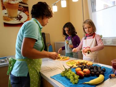 В Бяла връщат деца на училище с топъл обяд
