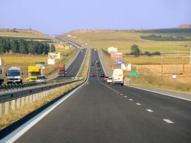 Верижна катастрофа затвори магистрала "Тракия"