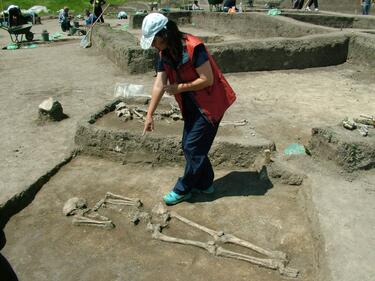 Край Суворово откриха праисторически скелет на 7.5 хил. г.