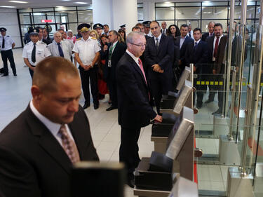 Фейс контролът на летище "София" вече е автоматизиран