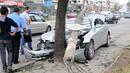 Mercedes отсече железобетонен стълб в столицата