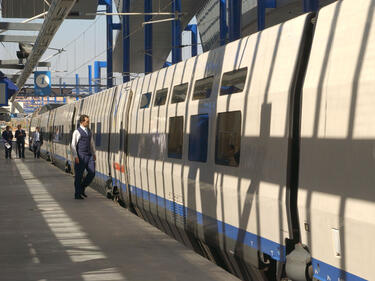 Скоро подписваме за китайския високоскоростен влак през България