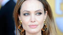 Анджелина Джоли има Хепатит C !?!