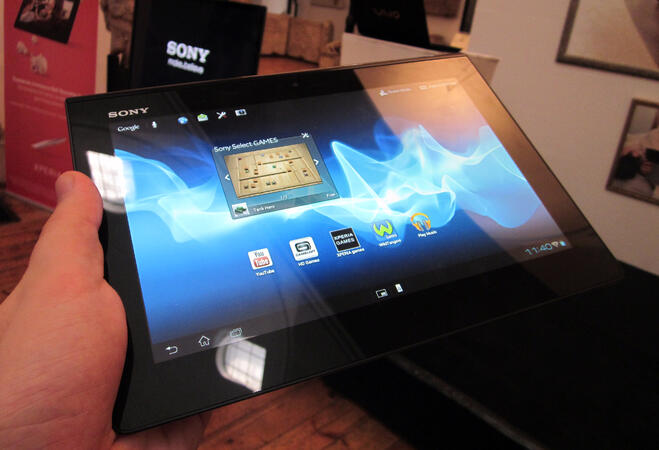 Спайдърмен и гладиатори представиха първия Xperia tablet